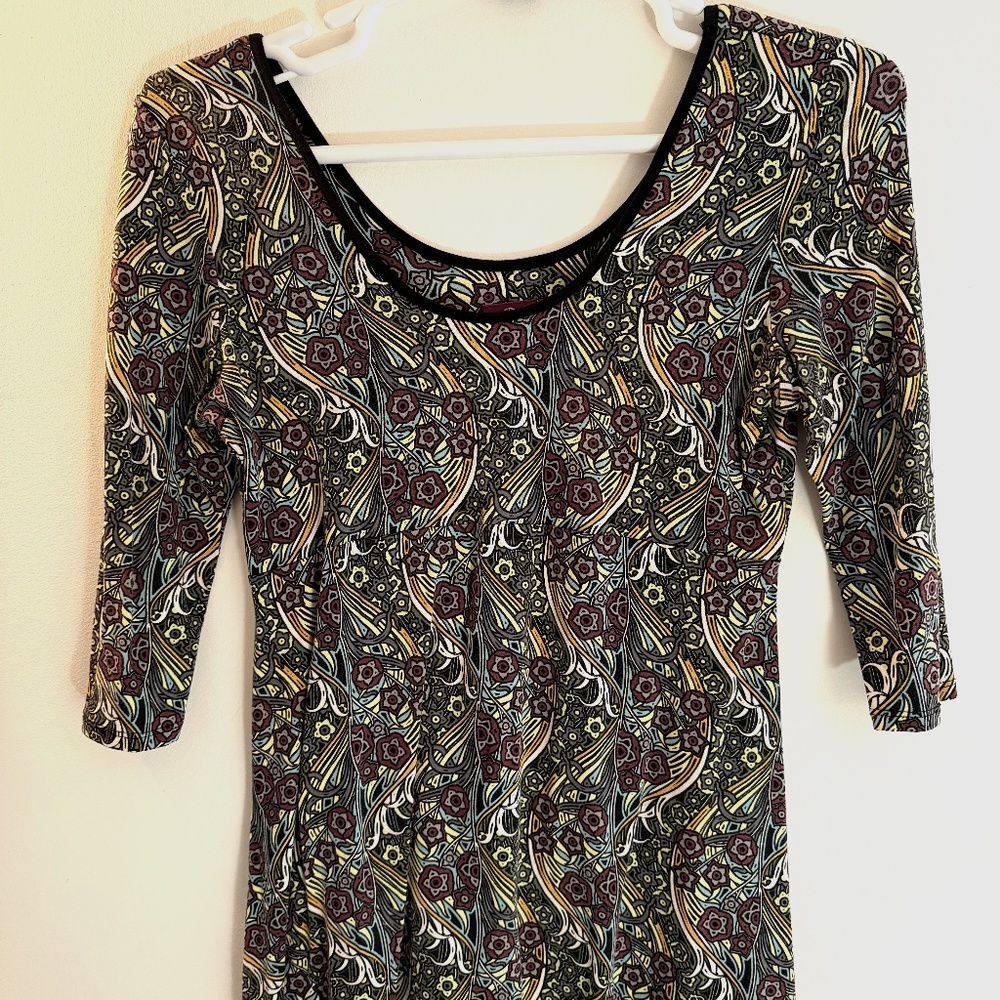 Soft stretch scoop neck multi-color top